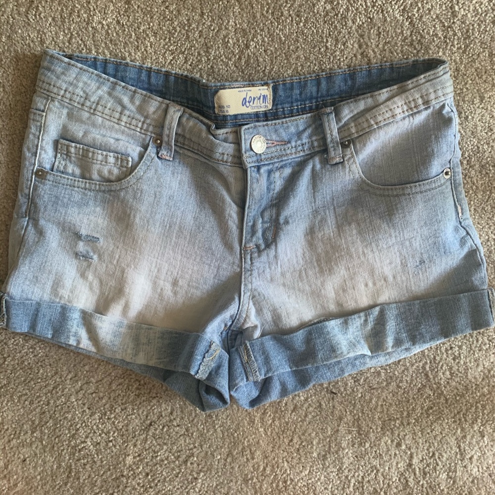 Denim shorts - Picture 2 of 4